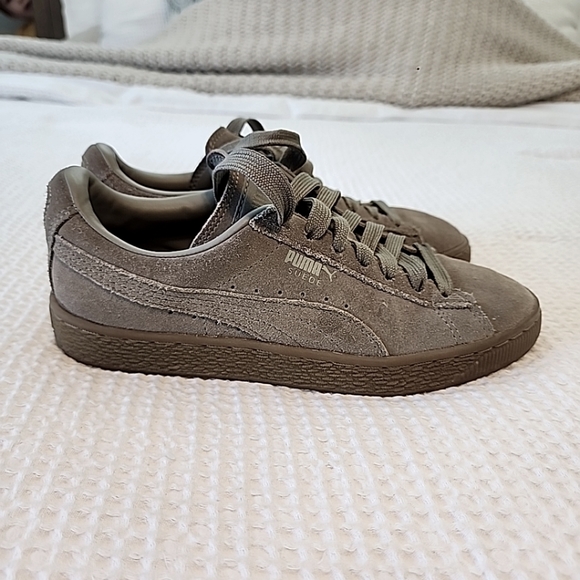 Puma Other - Puma Classic Suede Vetiver Shoe Mens 6
